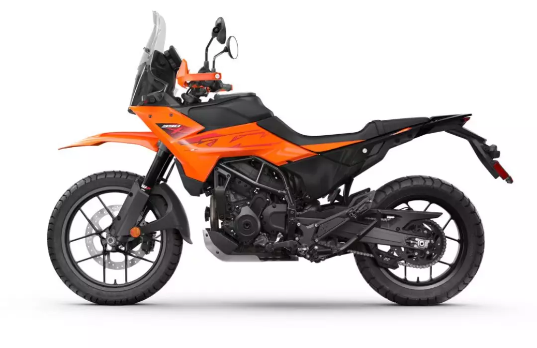 Перший погляд на KTM 390 Adventure R і 390 Adventure X 2025