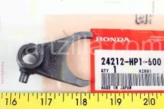 Вилка коробки передач FORK CENTER GEARSHIFT (24212-HP1-600)