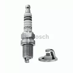 Свічка запалювання BOSCH 0 242 235 666 +08 FR7DCE 0.8