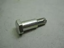 Болт BOLT,BRAKE STOP. (90127-400-000)